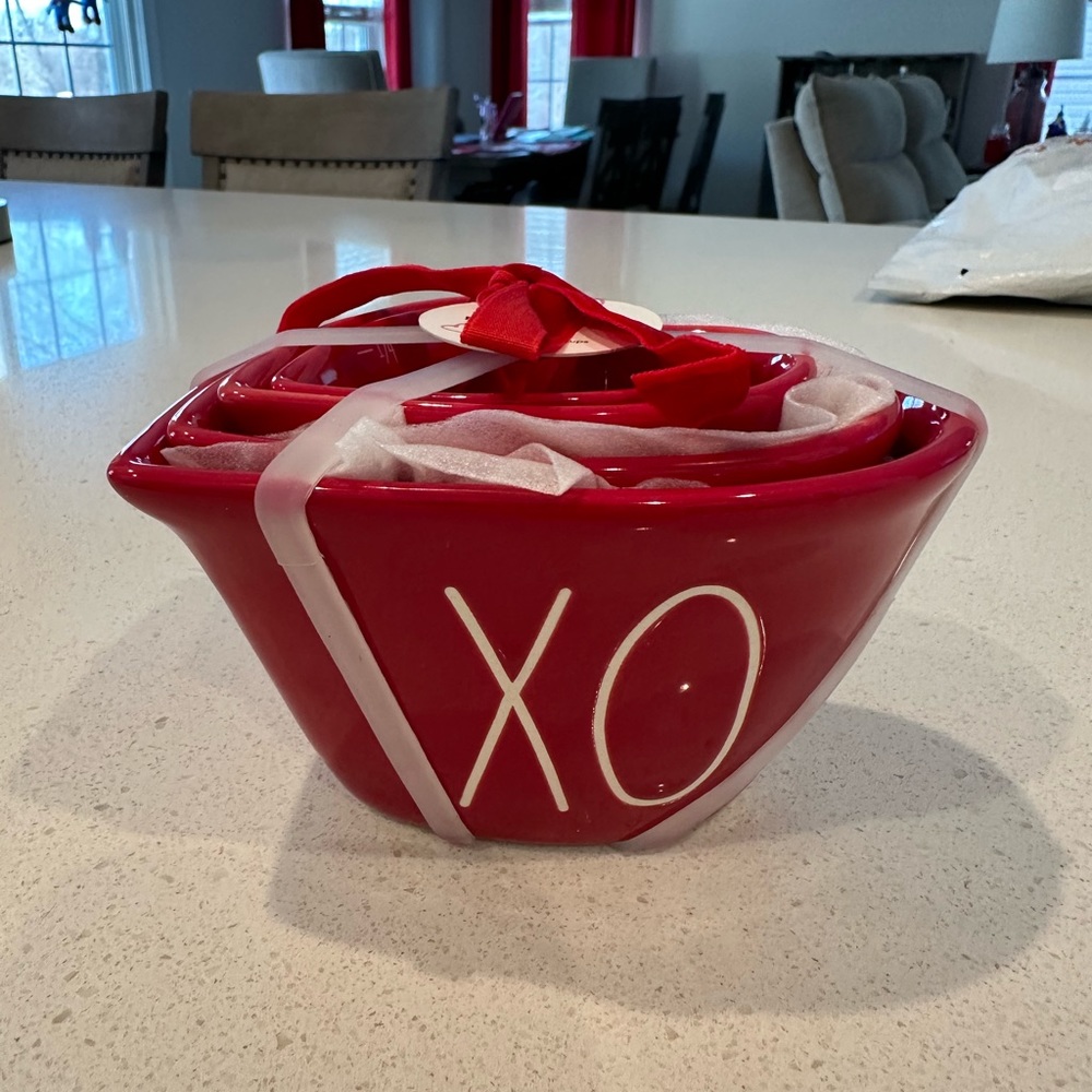 New Rae Dunn Heart measuring cups